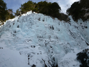 奇美世の滝・左の氷壁